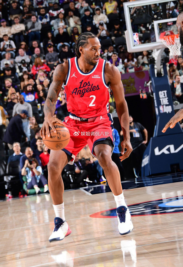 开云登录入口-莱昂纳德复出再赢德比！26分钟轰24分5板4助 连续23场20+创新高|小卡|考瓦伊·莱昂纳德|快船|迈尔斯-莱昂纳德|科怀-伦纳德_新浪体育_新浪新闻