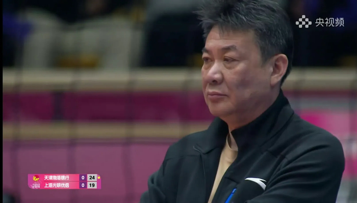 开云官方网站-上海一队摆烂但青年队闪光！蔡斌只会一套阵容，不如张磊灵活用人|女排|上海女排|仲慧|执教|郎平_新浪体育_新浪新闻